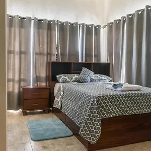 Cozy Studio With Free Parking On Premises. Apartment